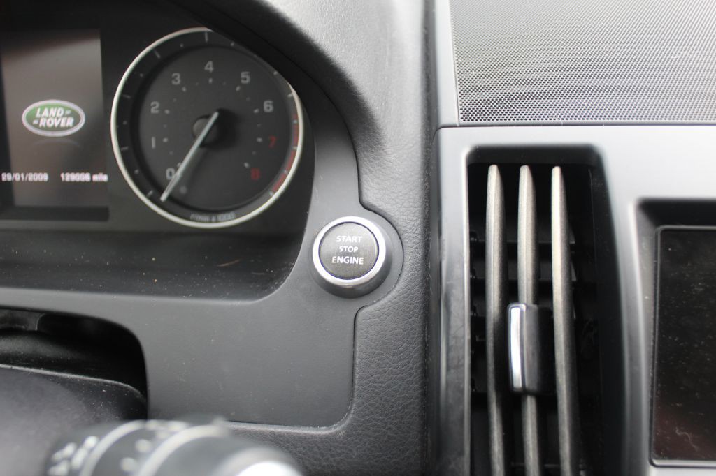 2013 Land Rover LR2 Image 21