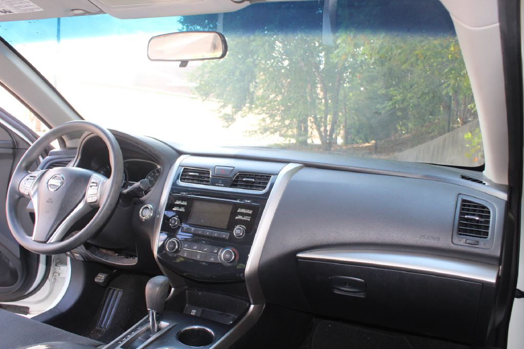 2015 Nissan Altima Image 13