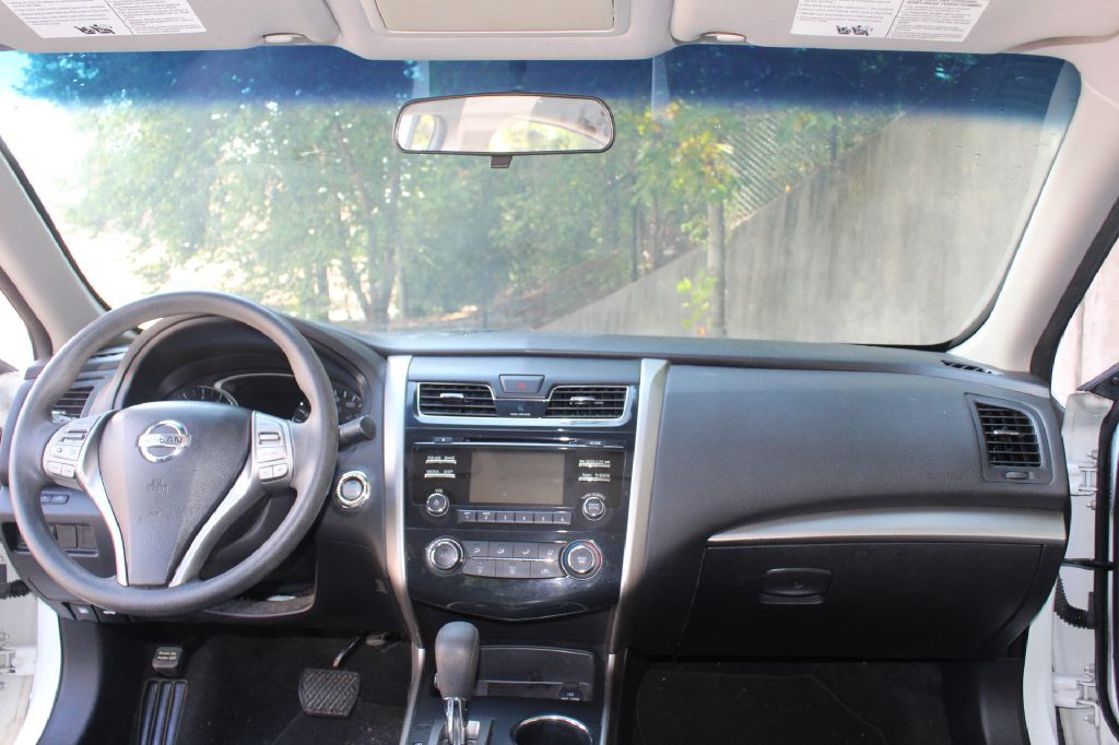 2015 Nissan Altima Image 14