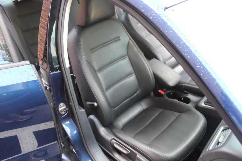 2014 Volkswagen Jetta Image 12