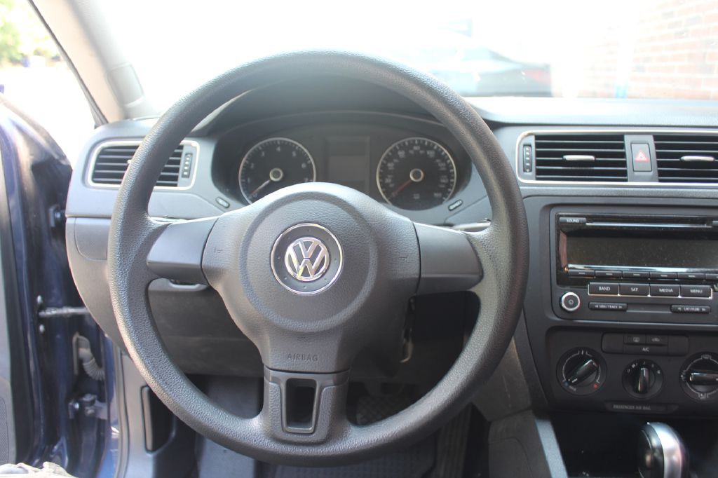 2014 Volkswagen Jetta Image 16