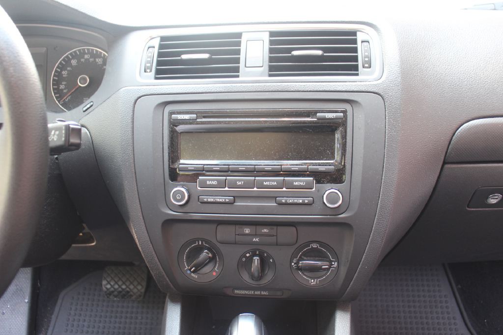 2014 Volkswagen Jetta Image 17