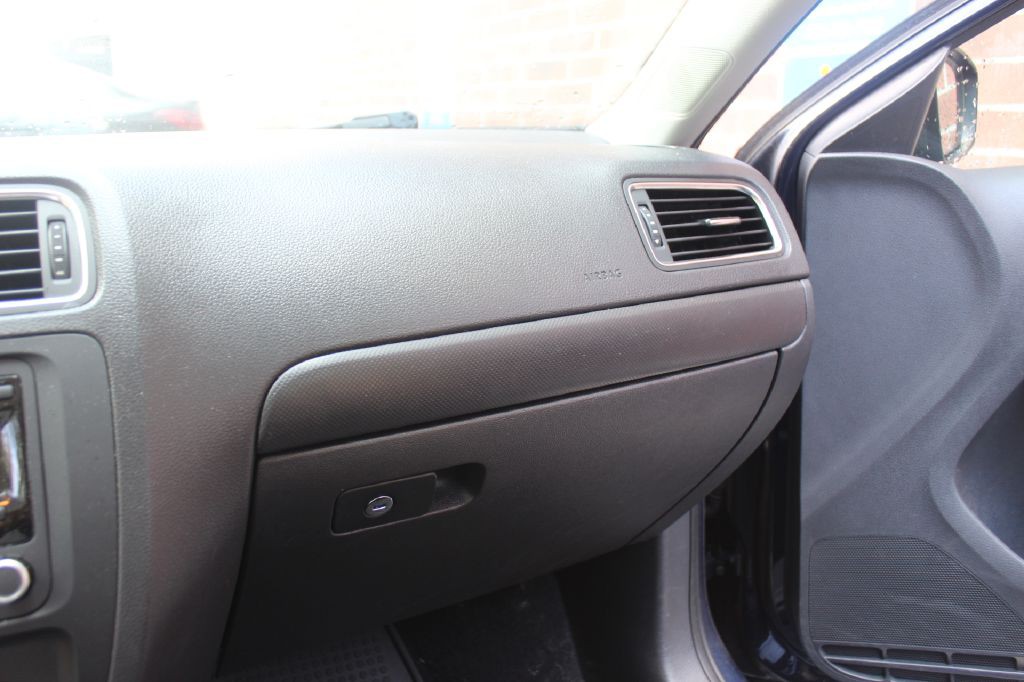 2014 Volkswagen Jetta Image 18