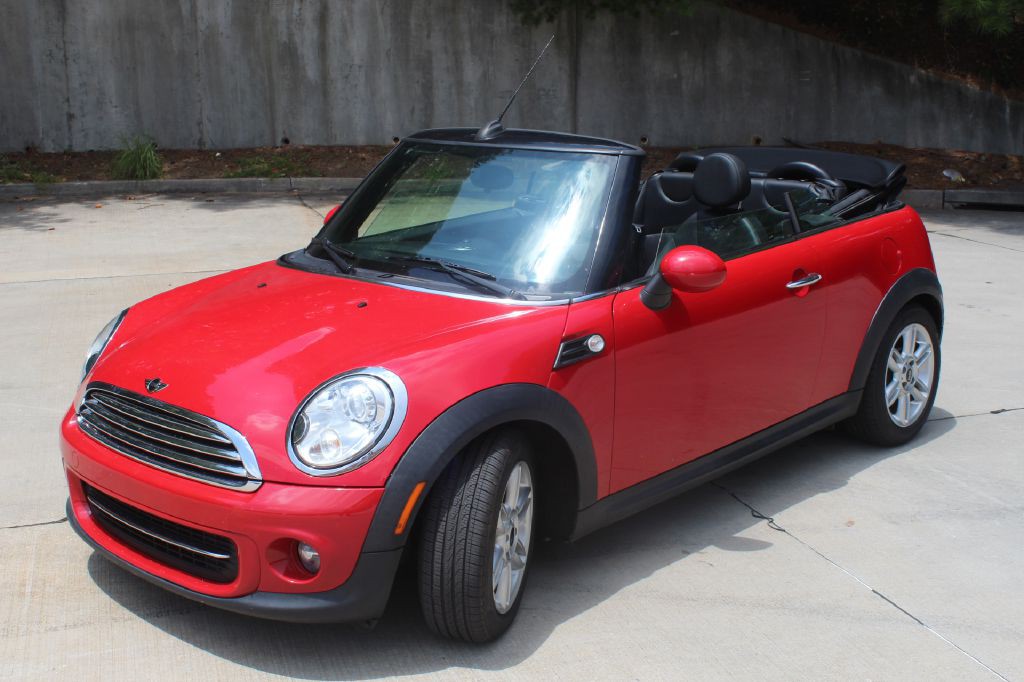 2011 MINI Cooper Image 2