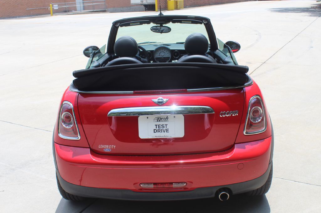 2011 MINI Cooper Image 4