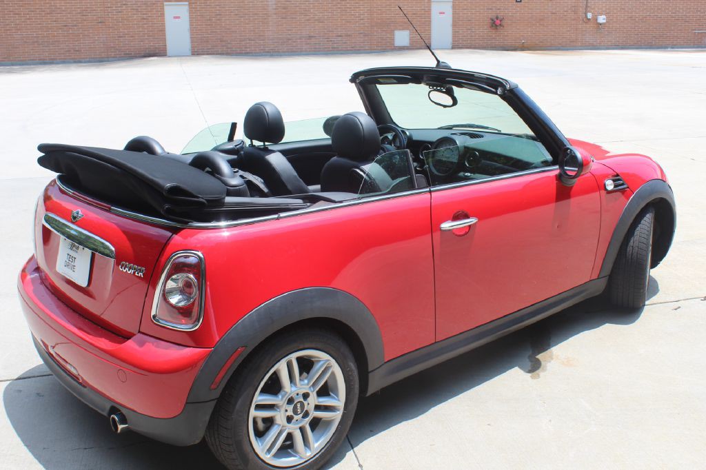2011 MINI Cooper Image 5