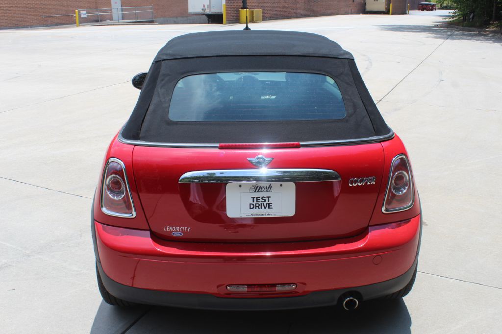2011 MINI Cooper Image 10