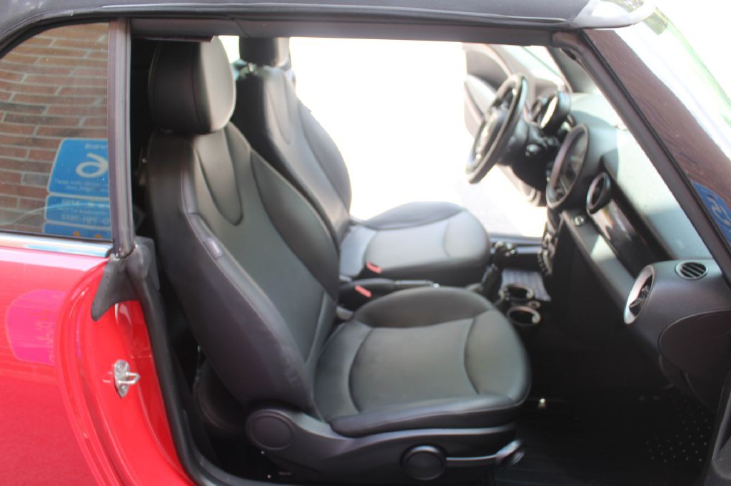 2011 MINI Cooper Image 13