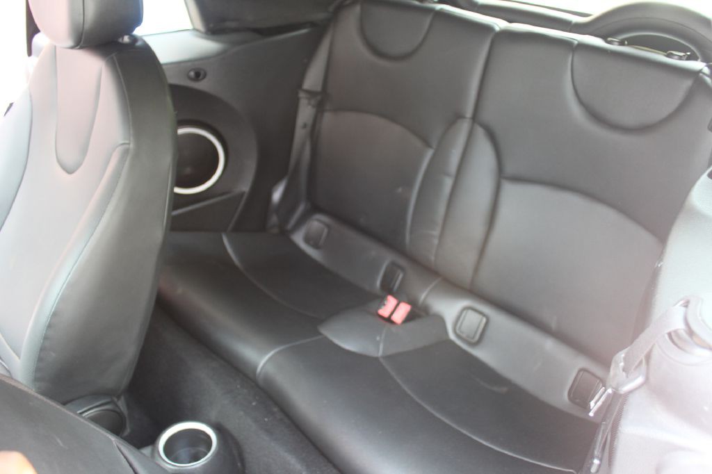2011 MINI Cooper Image 16