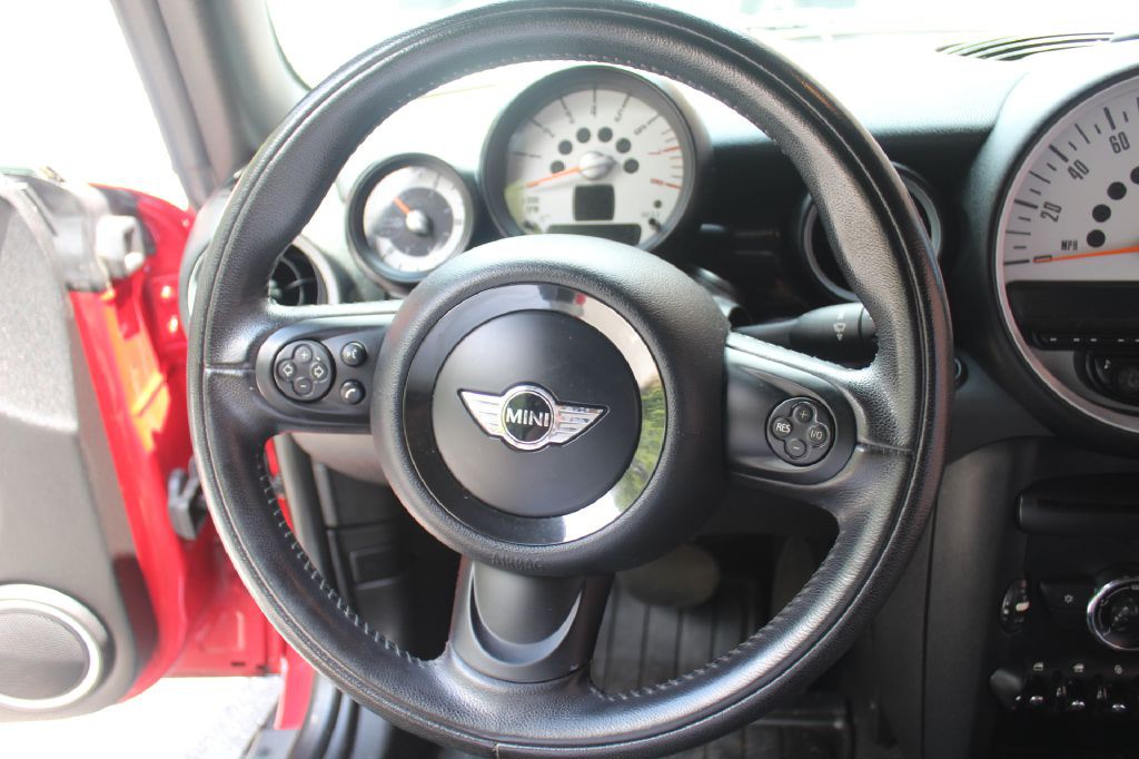 2011 MINI Cooper Image 21
