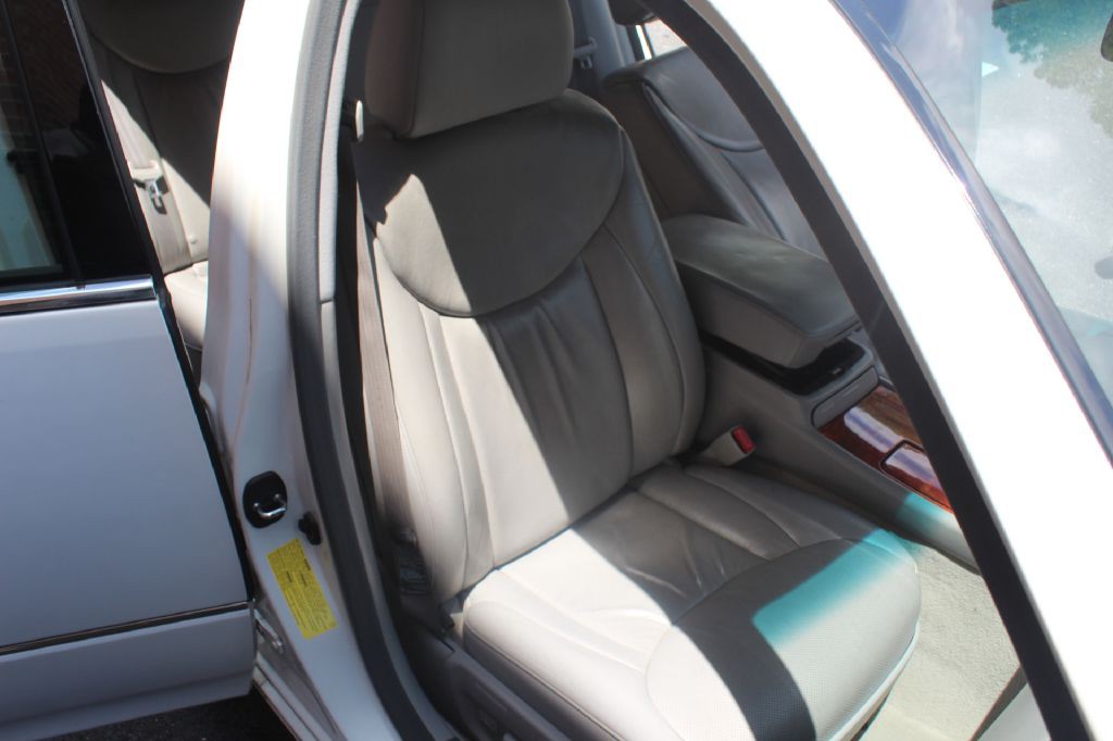 2005 Lexus LS Image 12