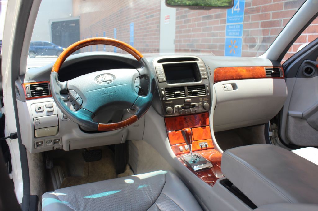 2005 Lexus LS Image 15