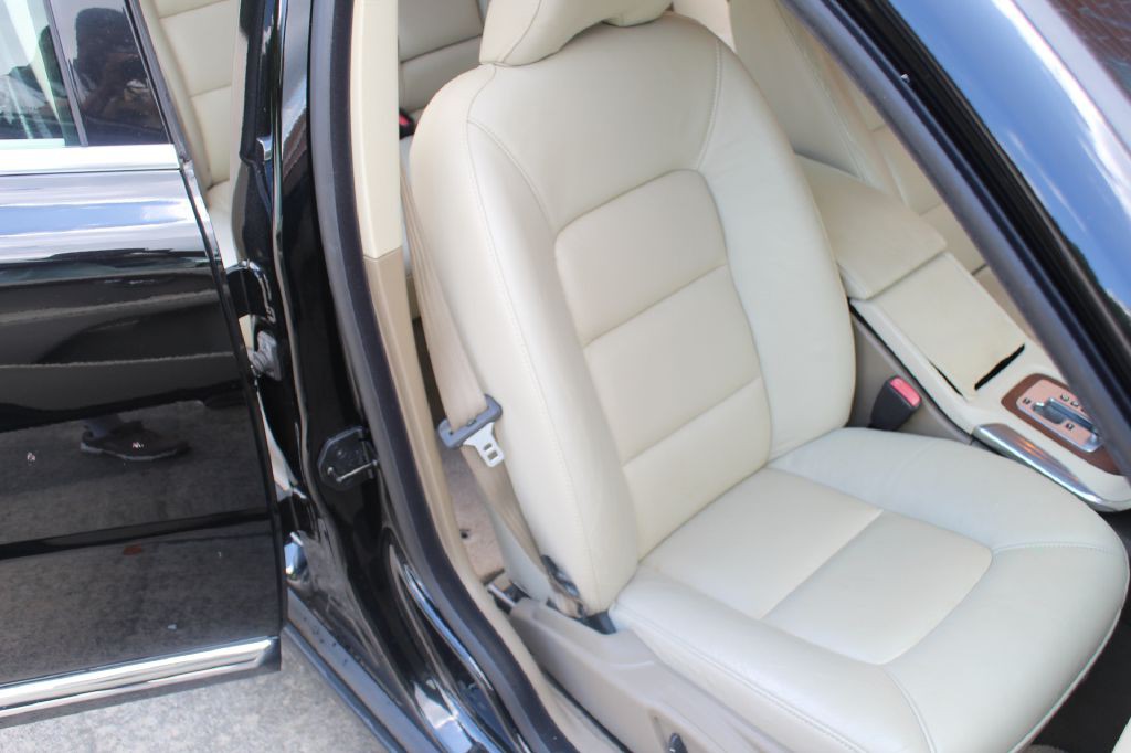 2010 Volvo S80 Image 12