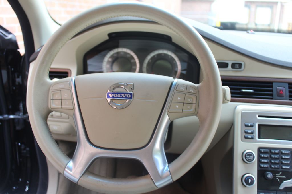 2010 Volvo S80 Image 16