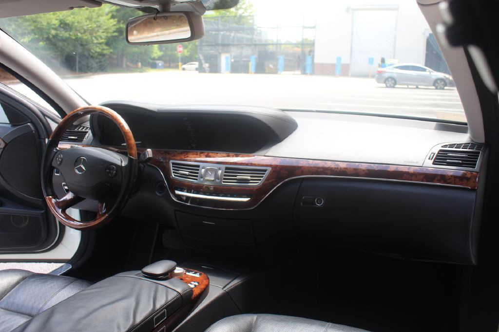 2009 Mercedes-Benz S-Class Image 12