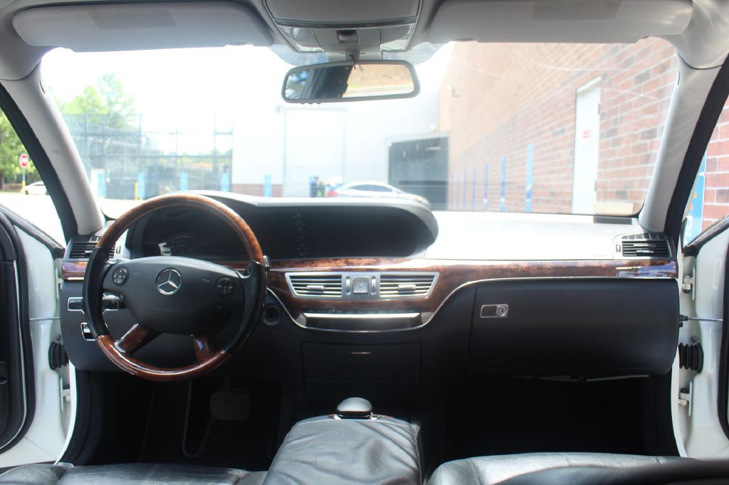 2009 Mercedes-Benz S-Class Image 14