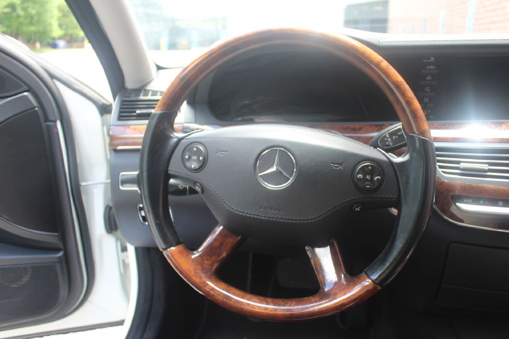 2009 Mercedes-Benz S-Class Image 16