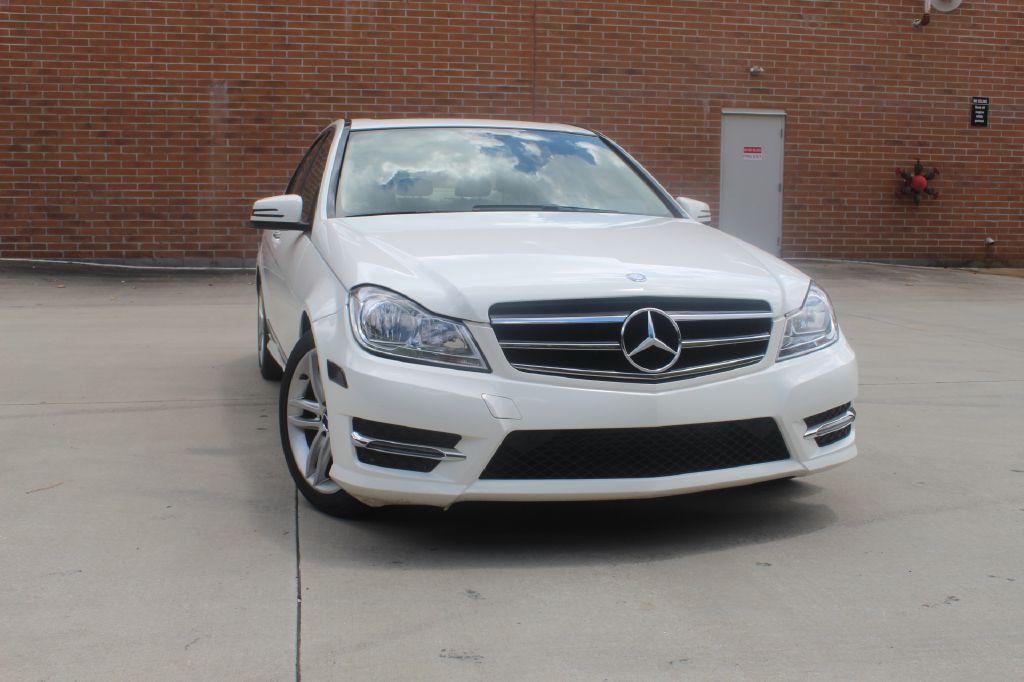 2014 Mercedes-Benz C-Class Image 1