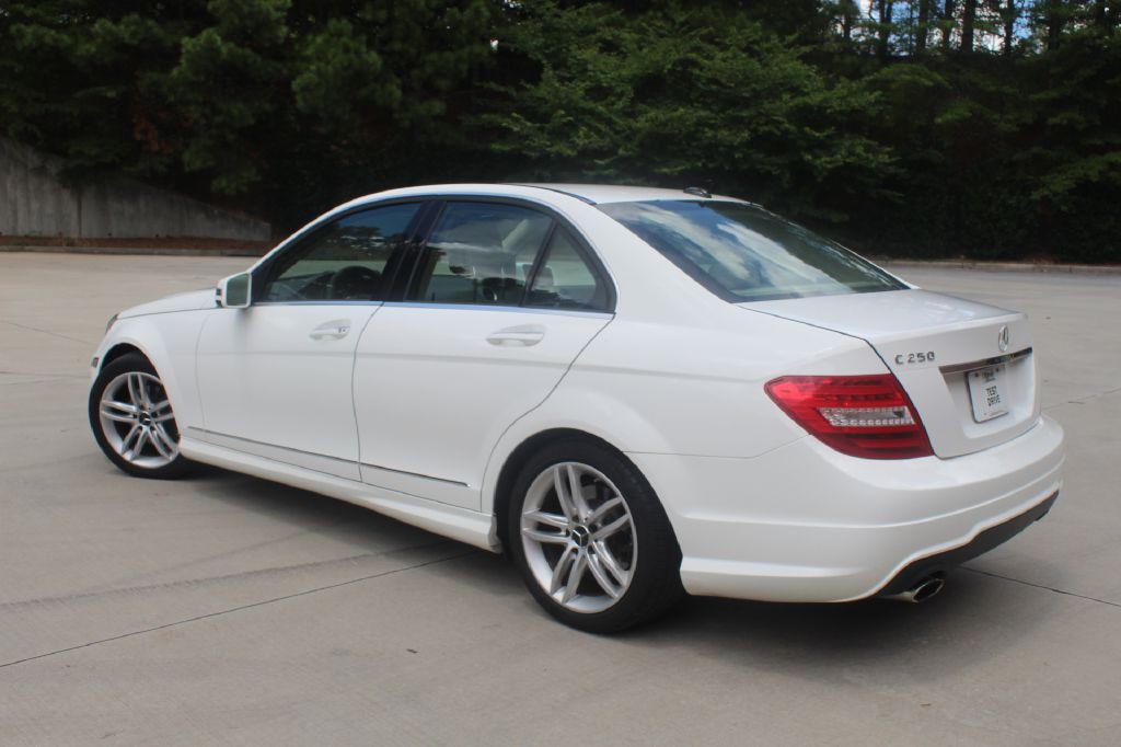 2014 Mercedes-Benz C-Class Image 3