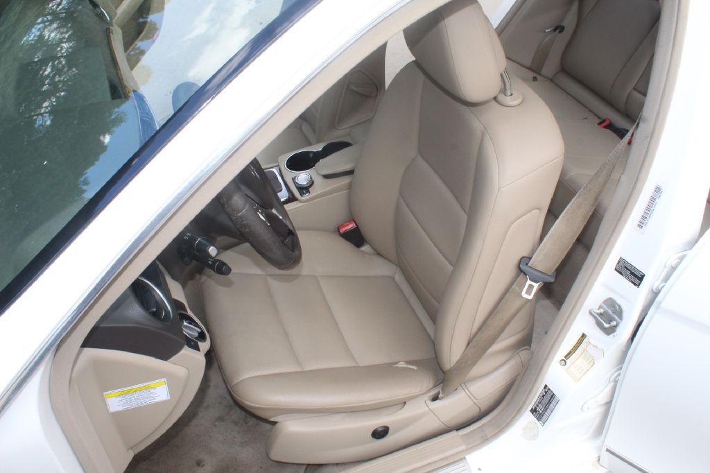 2014 Mercedes-Benz C-Class Image 11