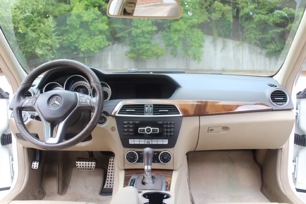 2014 Mercedes-Benz C-Class Image 14