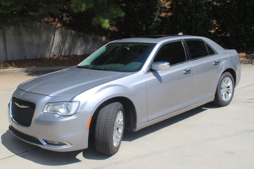 2016 Chrysler 300 Image 2