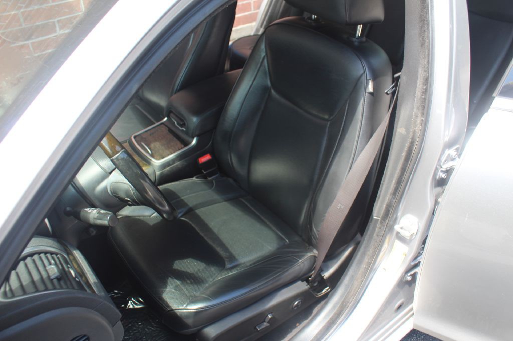 2016 Chrysler 300 Image 11
