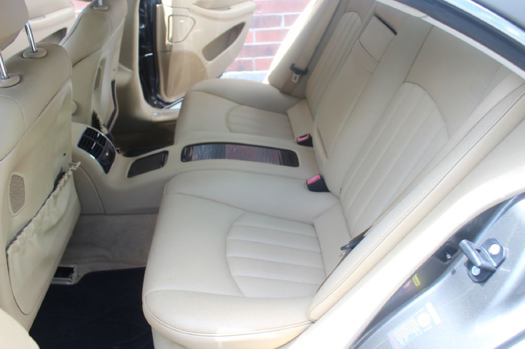 2009 Mercedes-Benz CLS-Class Image 9