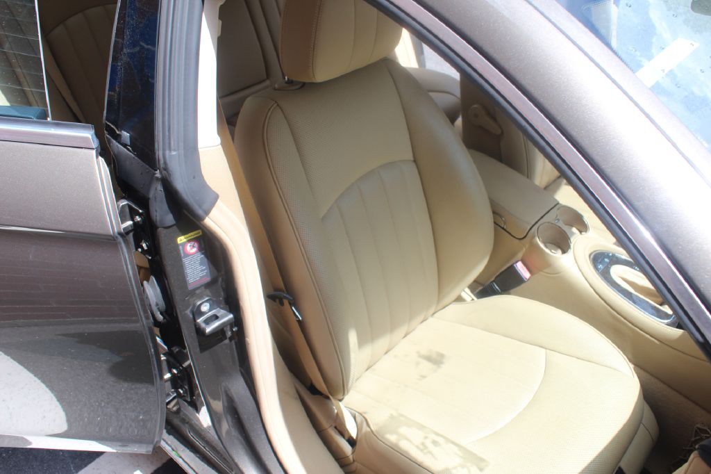 2009 Mercedes-Benz CLS-Class Image 12