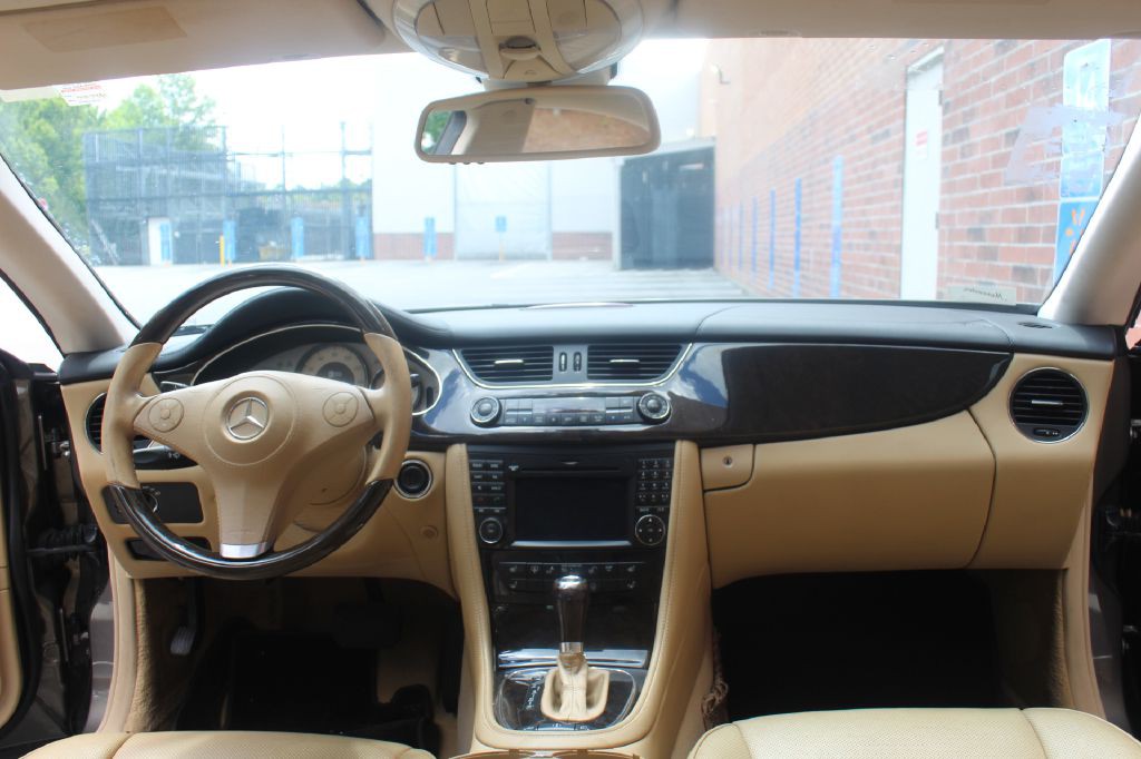 2009 Mercedes-Benz CLS-Class Image 14
