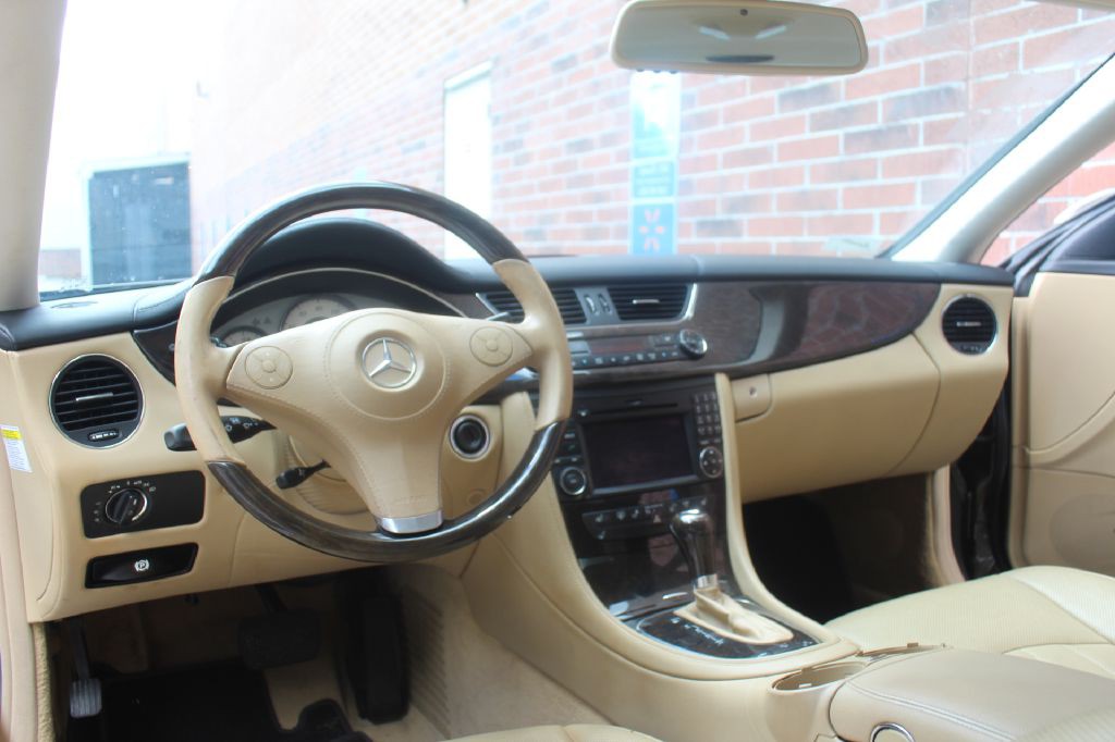 2009 Mercedes-Benz CLS-Class Image 15