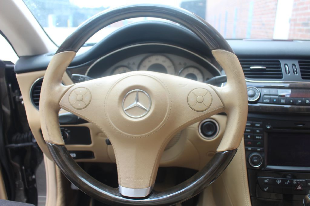 2009 Mercedes-Benz CLS-Class Image 16
