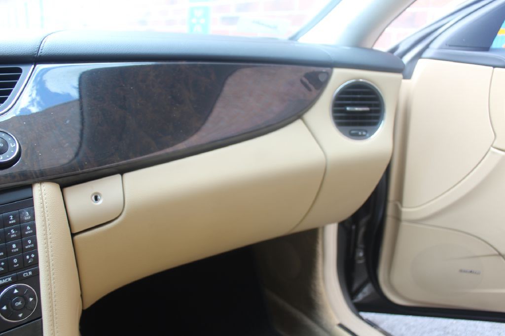 2009 Mercedes-Benz CLS-Class Image 18