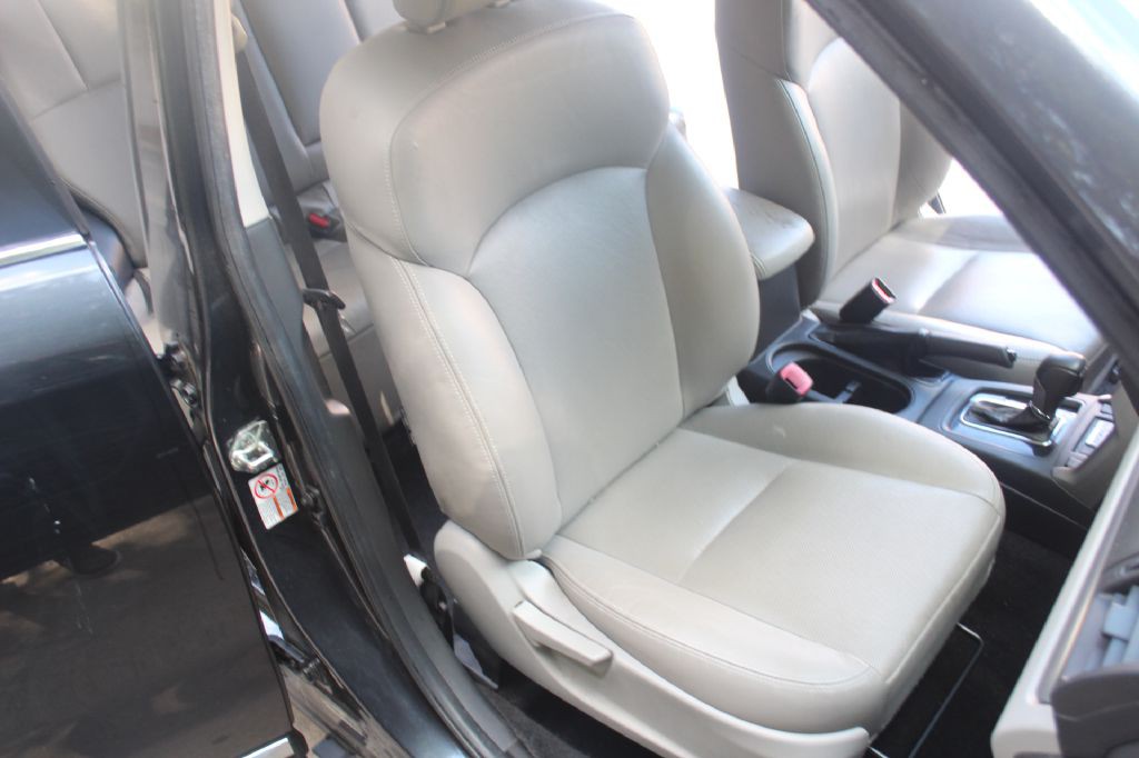 2015 Subaru Forester Image 12