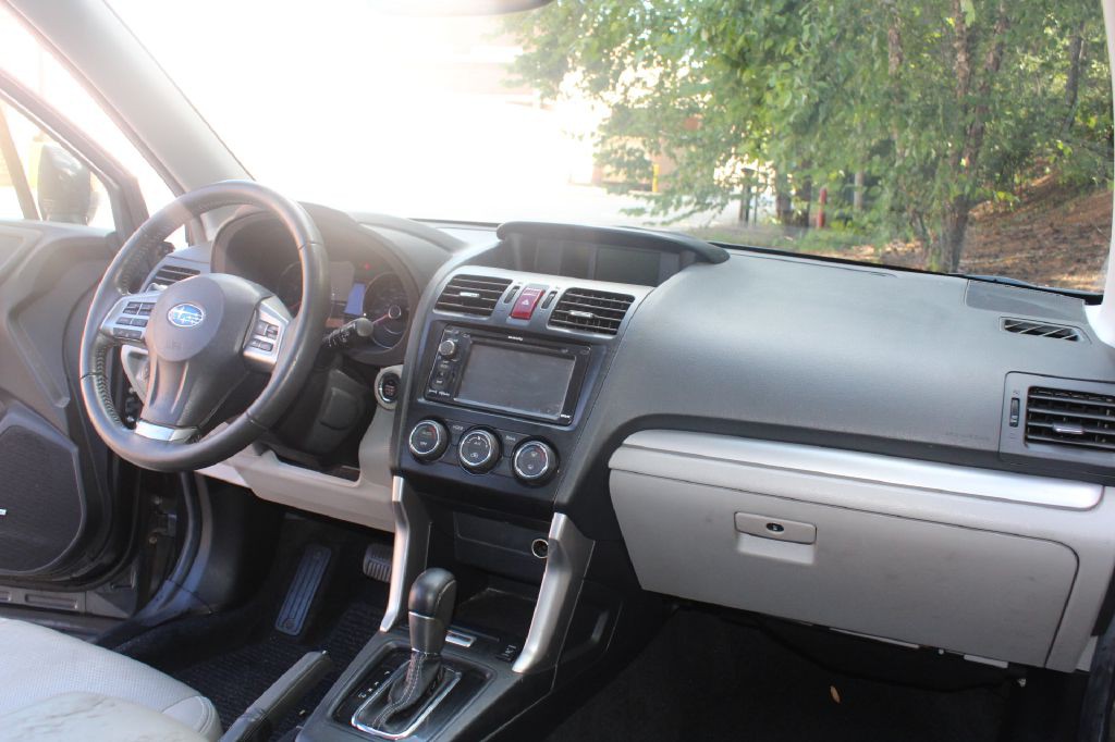 2015 Subaru Forester Image 13