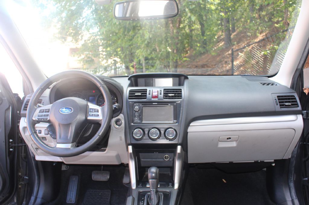 2015 Subaru Forester Image 14