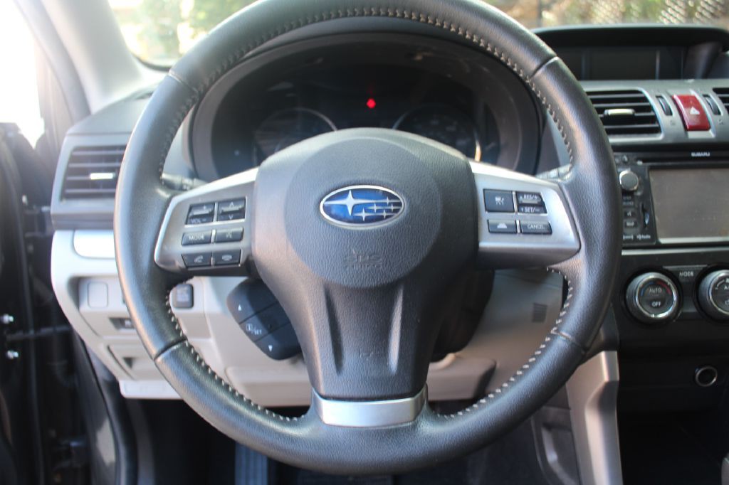 2015 Subaru Forester Image 16