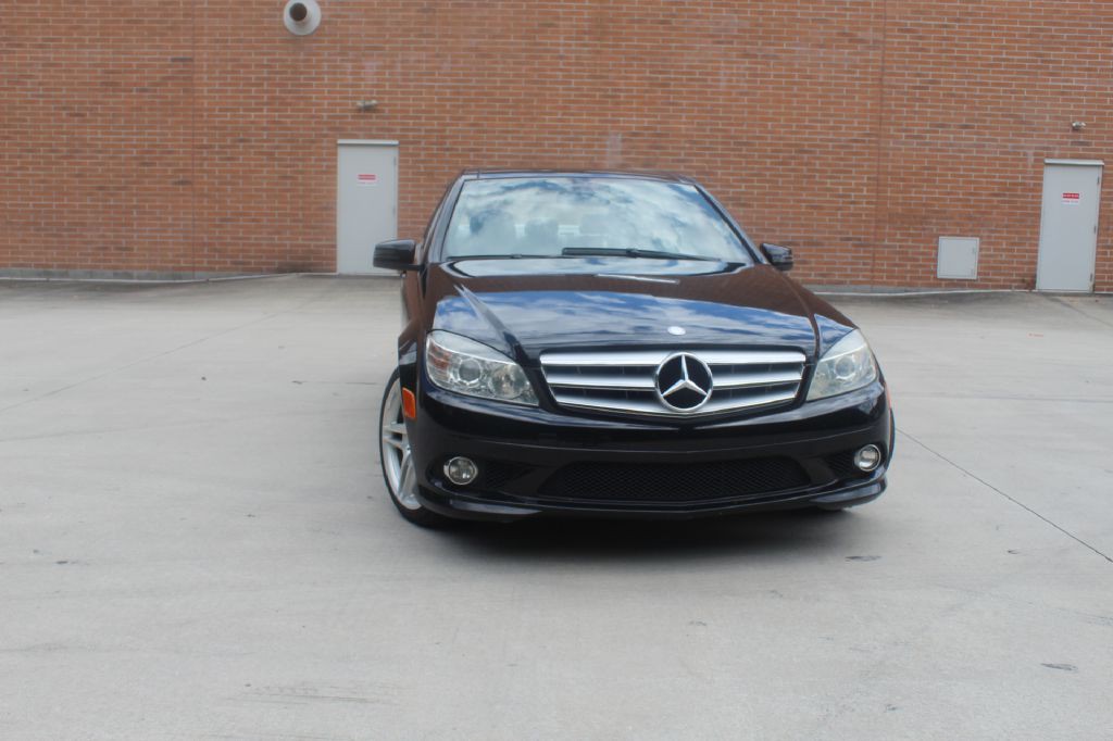 2010 Mercedes-Benz C-Class Image 1