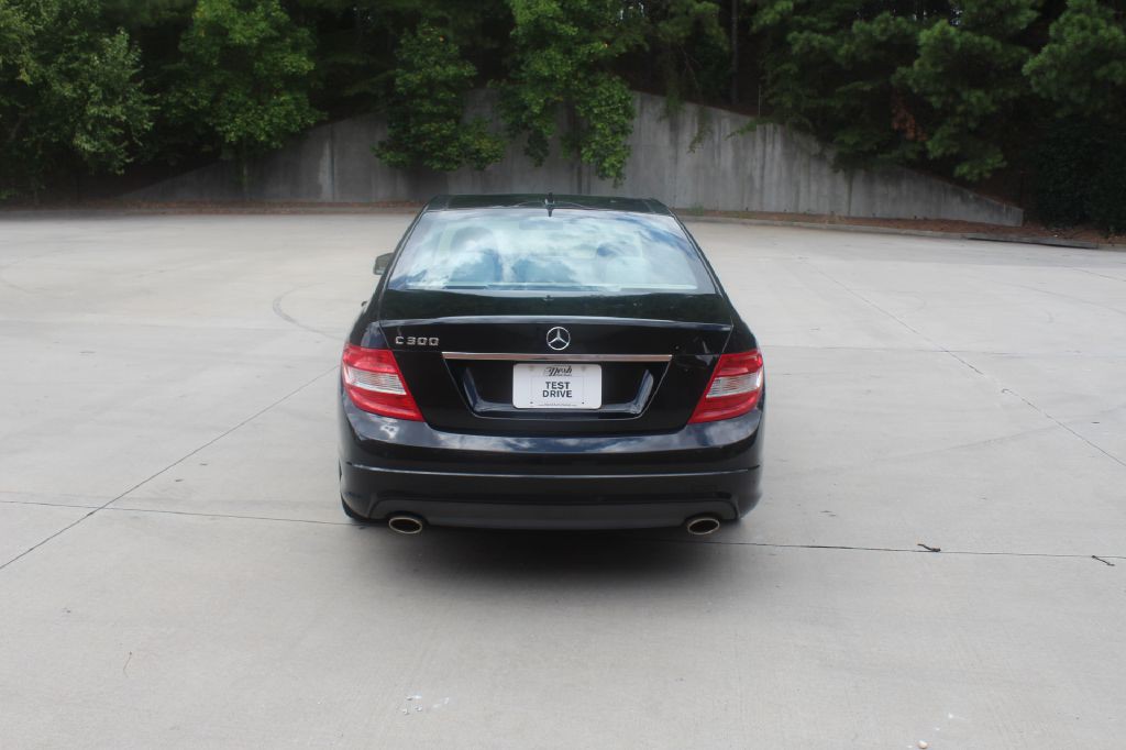 2010 Mercedes-Benz C-Class Image 4