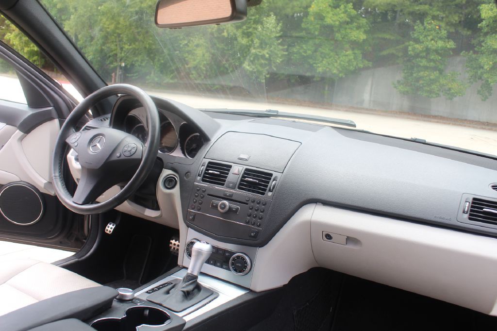 2010 Mercedes-Benz C-Class Image 13