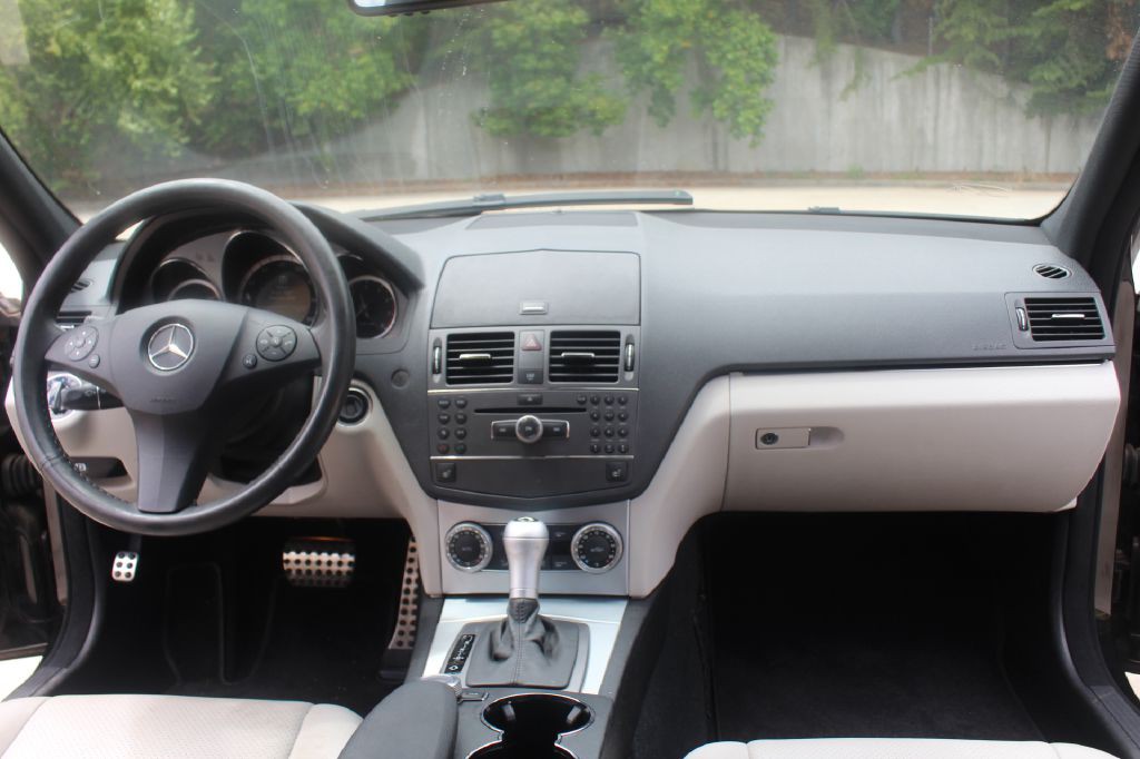 2010 Mercedes-Benz C-Class Image 14