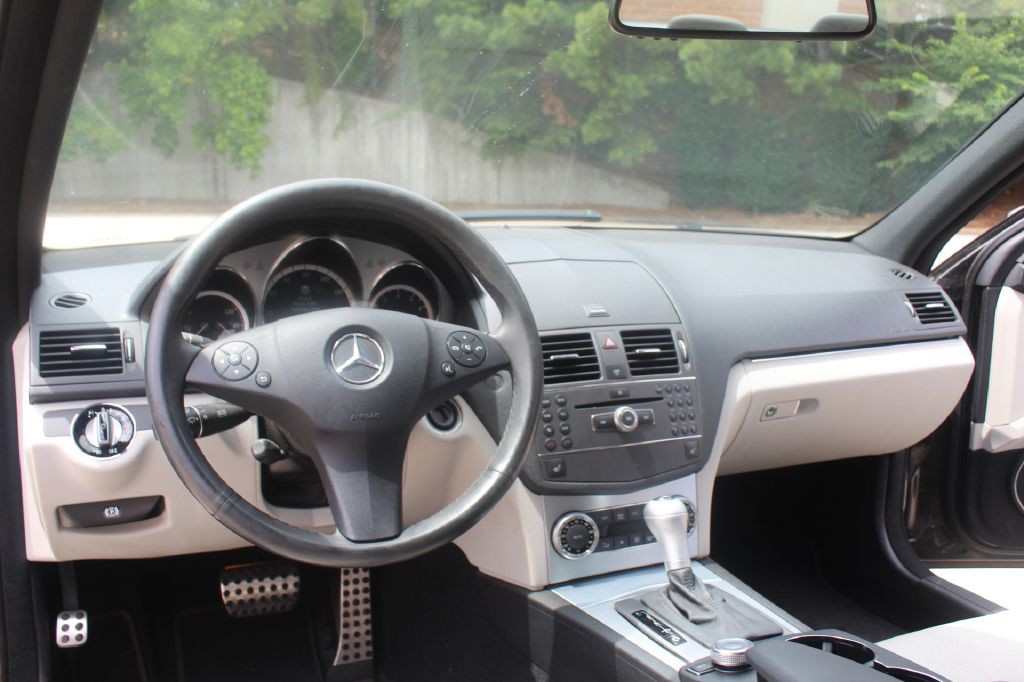 2010 Mercedes-Benz C-Class Image 15