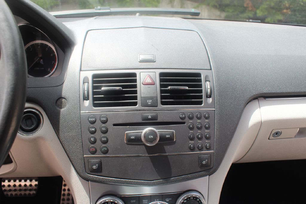 2010 Mercedes-Benz C-Class Image 17