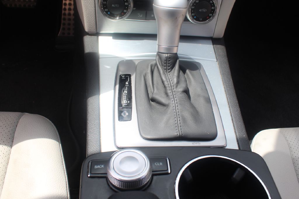 2010 Mercedes-Benz C-Class Image 20
