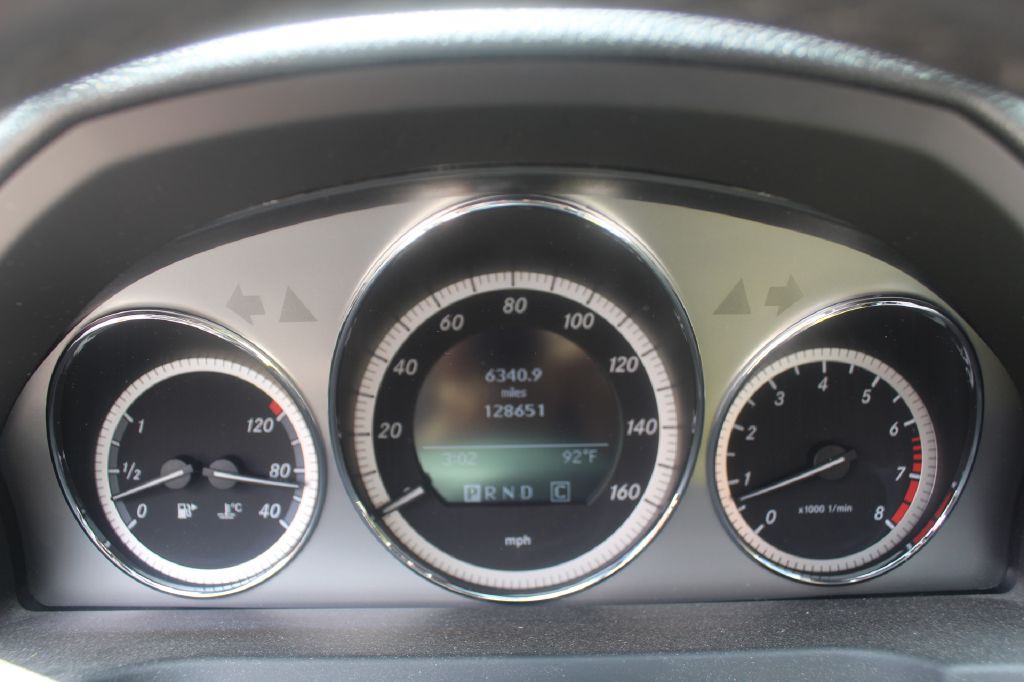2010 Mercedes-Benz C-Class Image 21