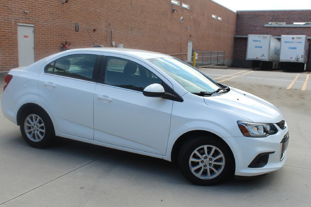 2017 Chevrolet Sonic Image 6