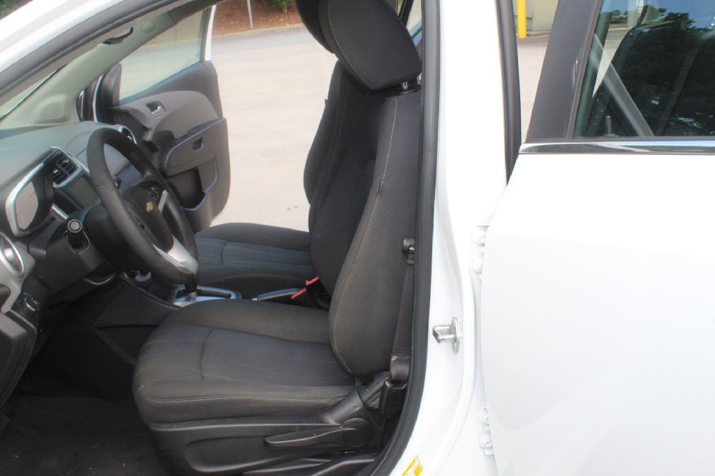 2017 Chevrolet Sonic Image 10