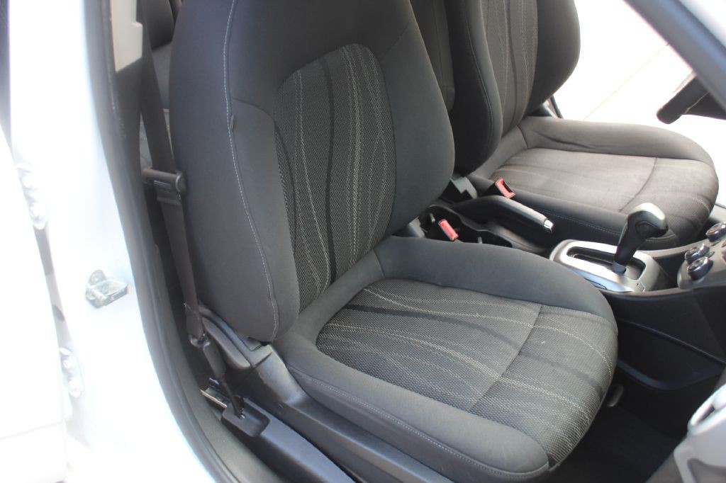 2017 Chevrolet Sonic Image 12