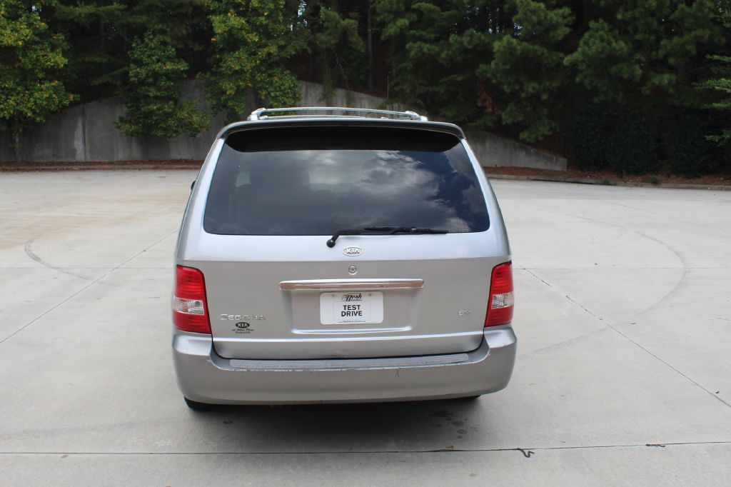 2004 Kia Sedona Image 4