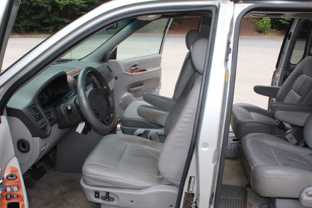 2004 Kia Sedona Image 10